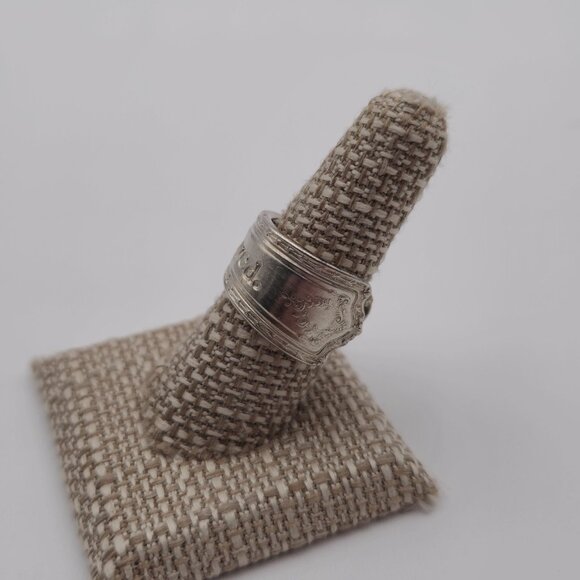 Size 8 Silver Tone Loved Word Spoon Ring A1984 - Picture 2 of 9